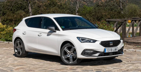 Los 7 coches más baratos para principiantes en 2025 (fáciles de asegurar y mantener)